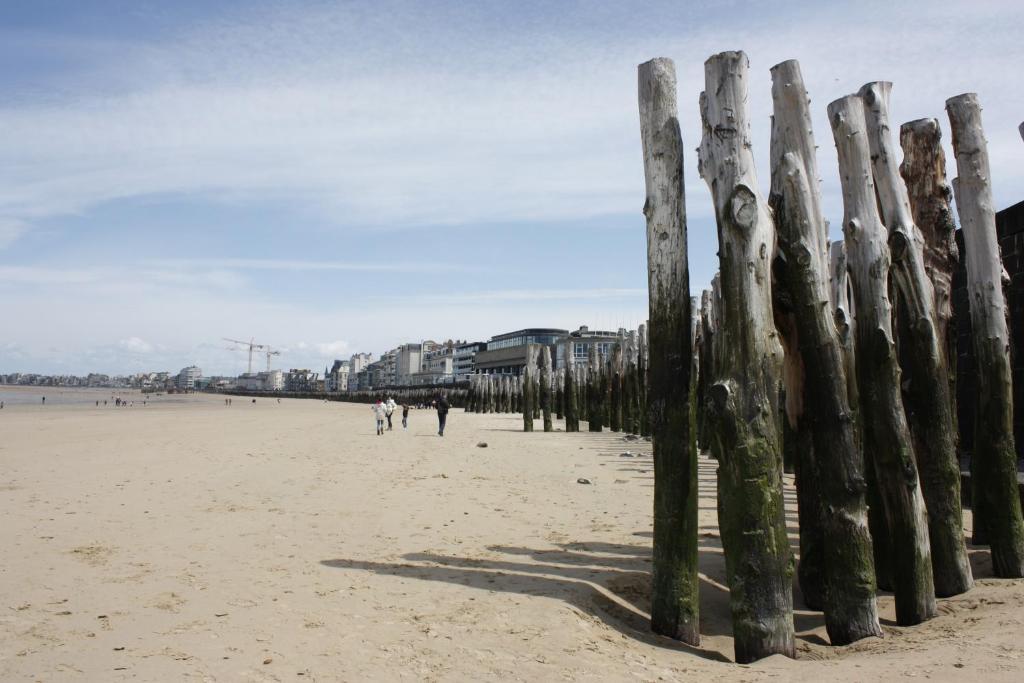 Hotel Le Croiseur Intra Muros Saint-Malo Room photo