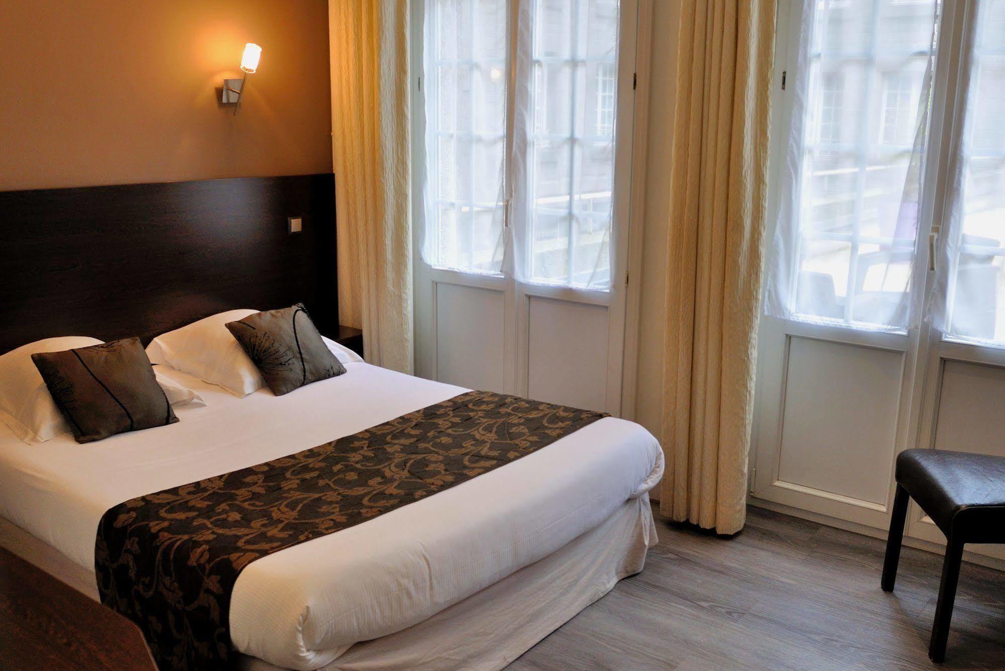 Hotel Le Croiseur Intra Muros Saint-Malo Exterior photo